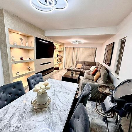 Deluxe Spacious King Size Room Hornchurch Екстериор снимка