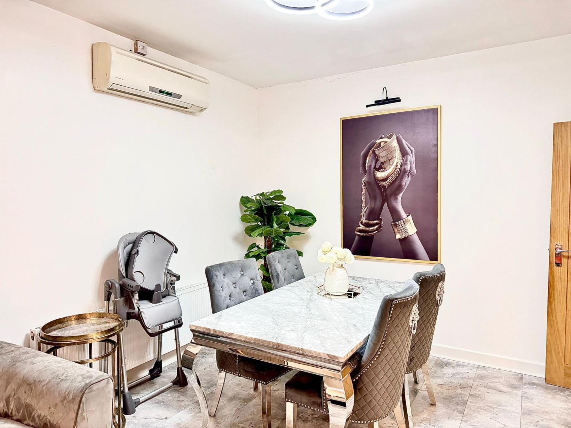 Deluxe Spacious King Size Room Hornchurch Екстериор снимка