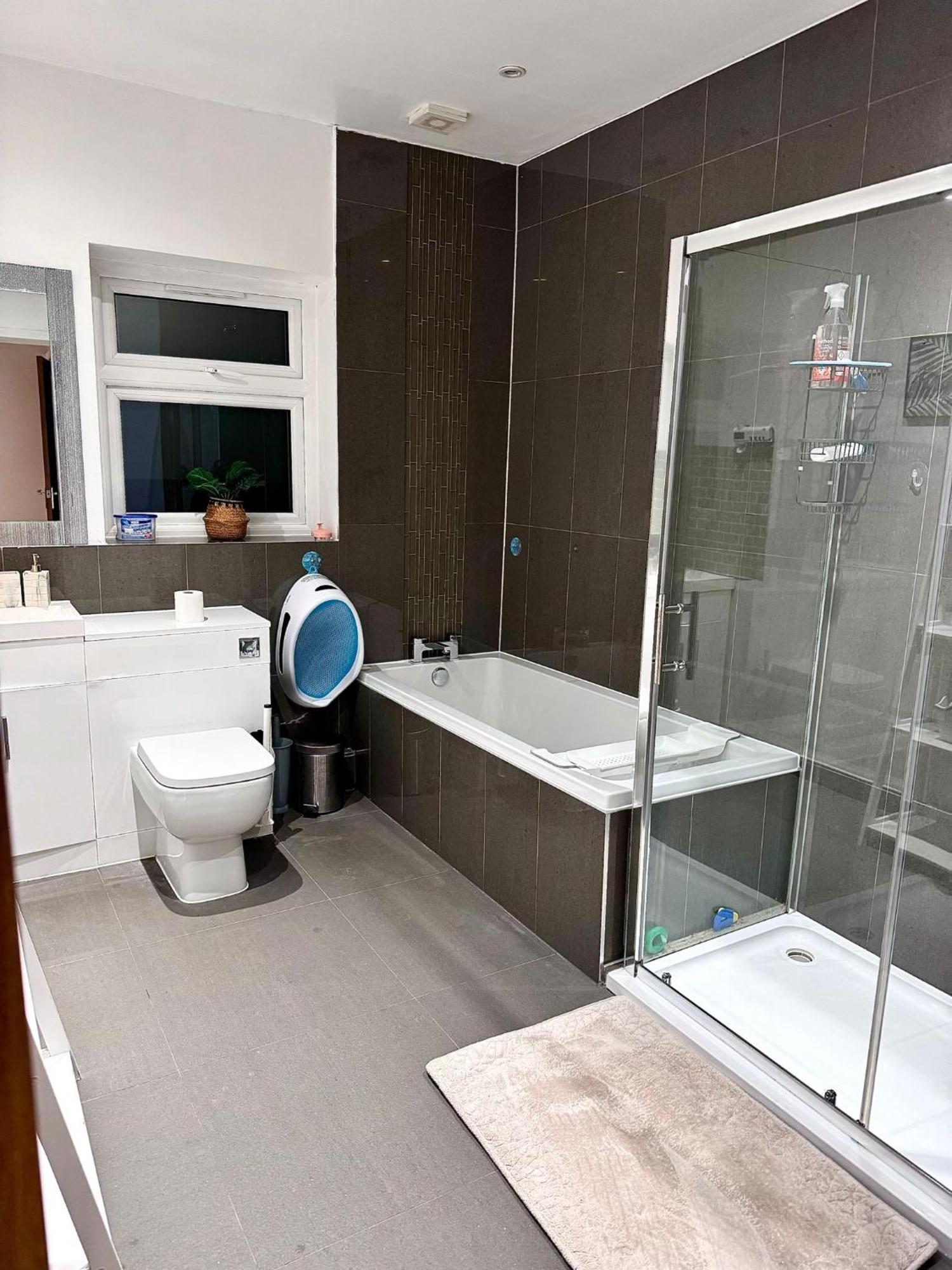 Deluxe Spacious King Size Room Hornchurch Екстериор снимка