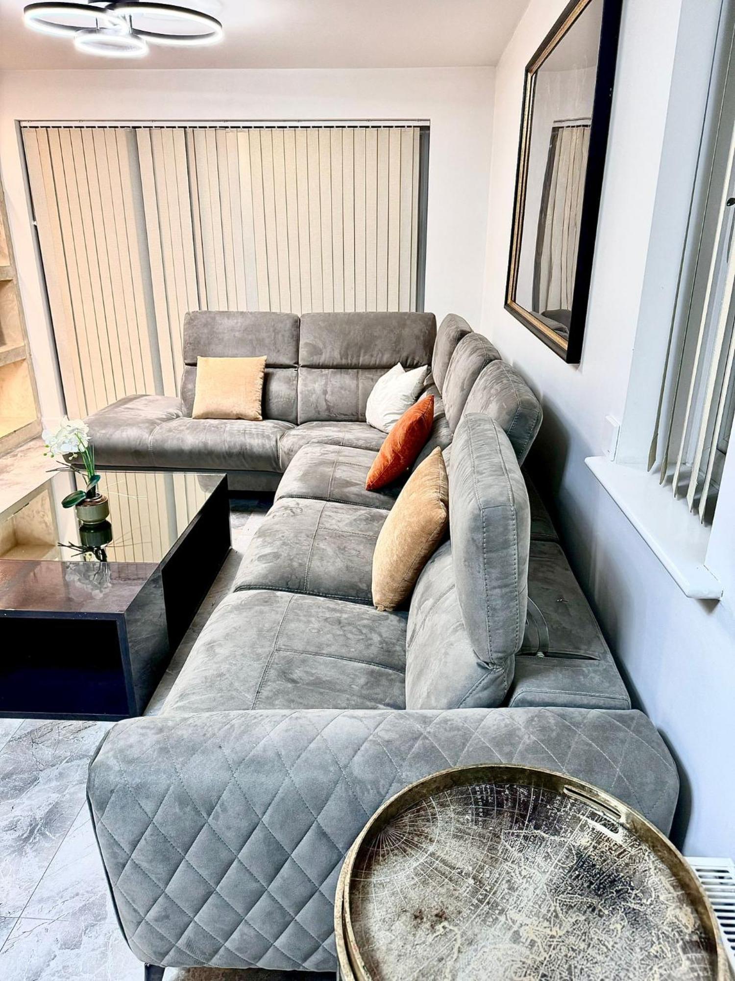 Deluxe Spacious King Size Room Hornchurch Екстериор снимка